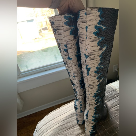 Gianni Bini Kellbie Snakeskin Leather Tall Boots High Heel Knee Boots Like New - Picture 4 of 14
